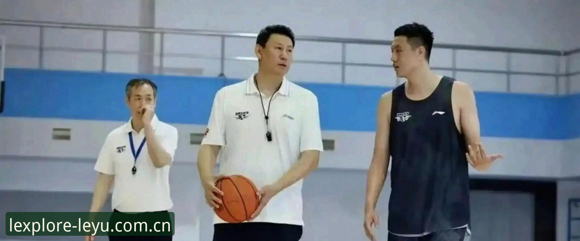 李楠执教北京男篮深度分析：从顾问到主帅，一盘怎样避开“坑”的棋？
